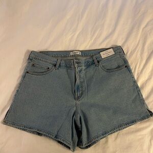 Abercrombie and fitch The Dad short size 35 20 new with tags never worn